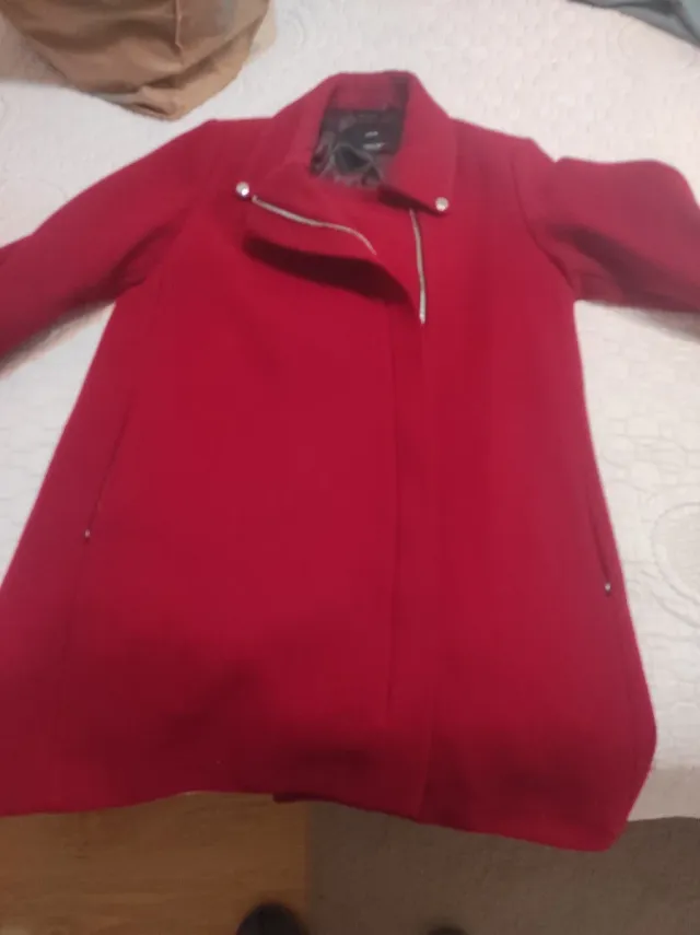 Abrigo Mango Rojo Talla M.