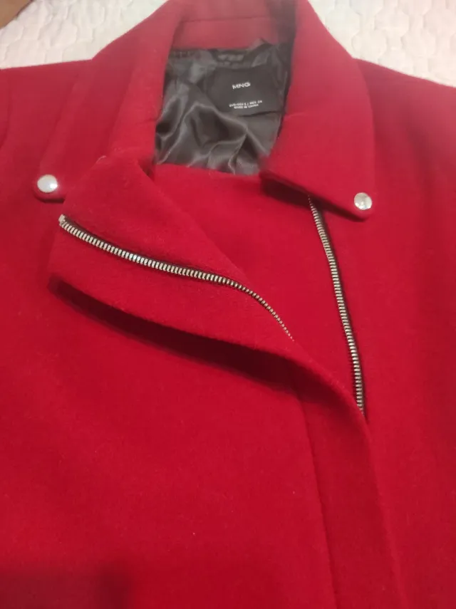 Abrigo Mango Rojo Talla M.