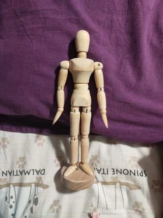 Maniquí de madera articulado para artista