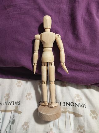 Maniquí de madera articulado para artista