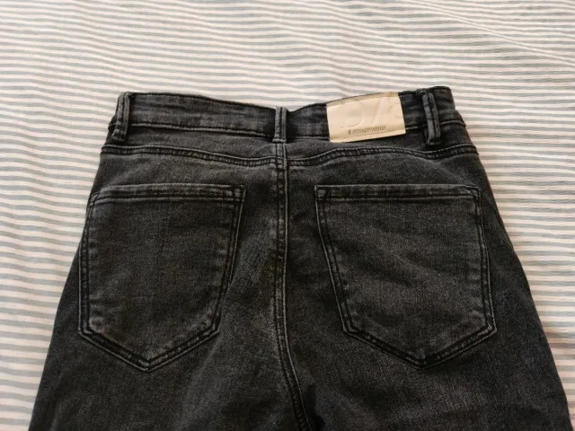 Vaqueros negros acampanados talla 36