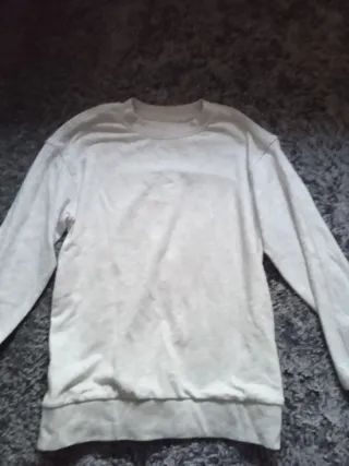 Sudadera gris veraniega