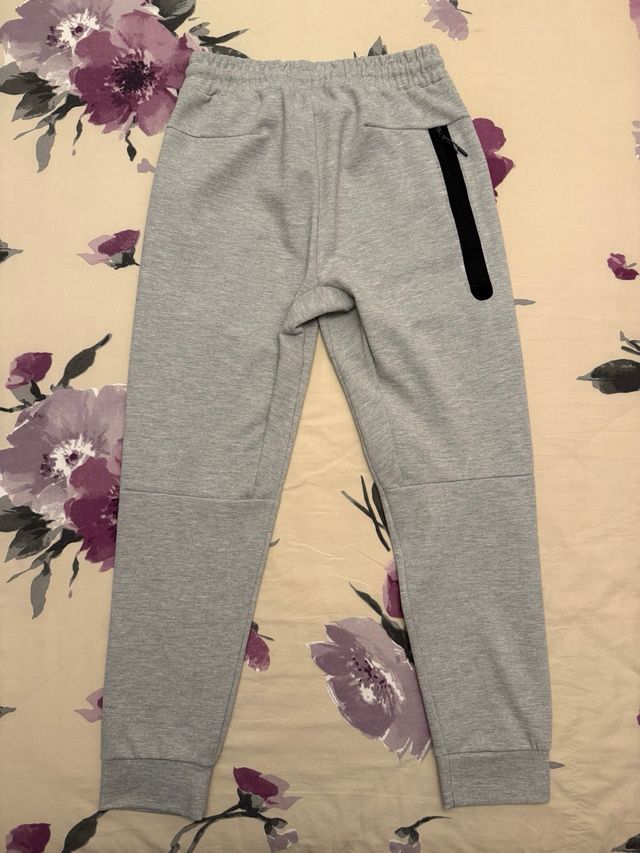 Pantalón Nike Gris