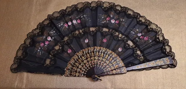 Abanico Pericón Negro Encaje Flores