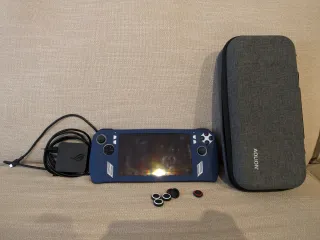 Asus ROG Ally Z1 Extreme + Accesorios