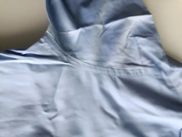 Camisa de vestir de color azul