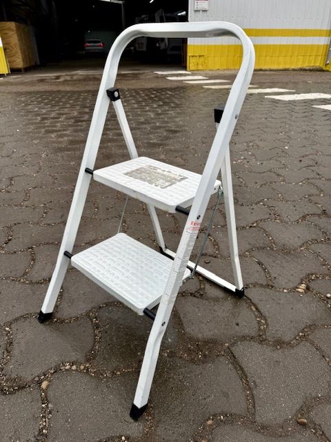 Escalera plegable 2 peldaños