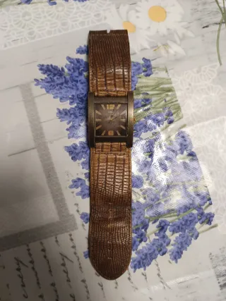 Reloj GUESS Rectangular Correa rota.