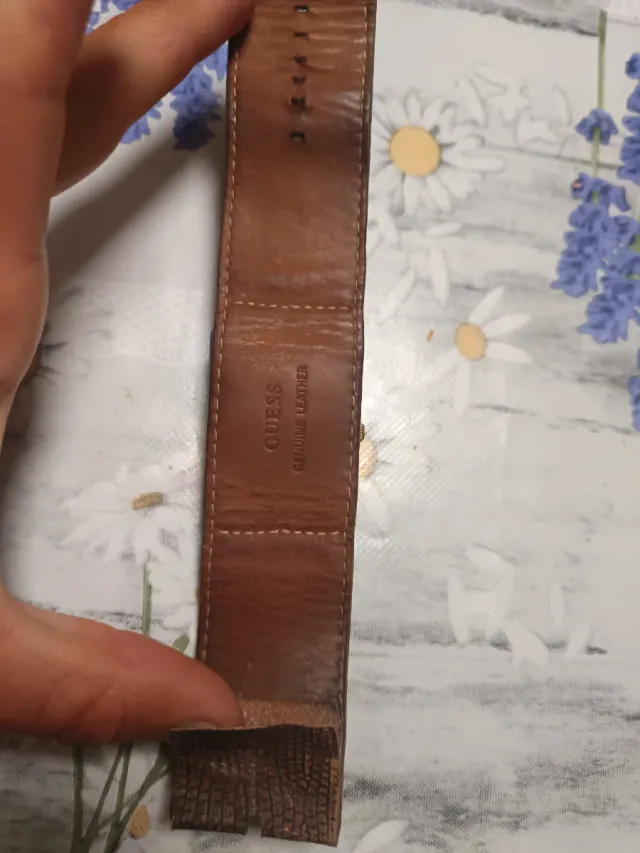 Reloj GUESS Rectangular Correa rota.