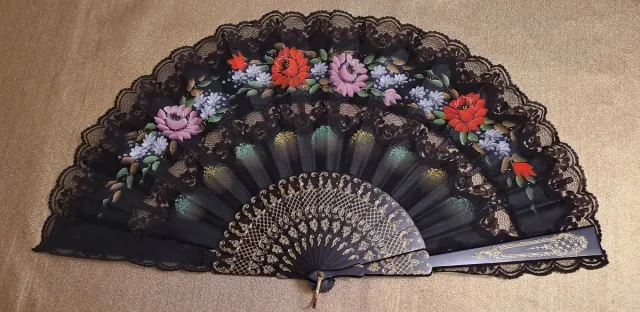 Abanico pericon negro encaje flores pintadas