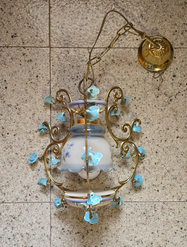 Lámparas Vintage Doradas y Blancas