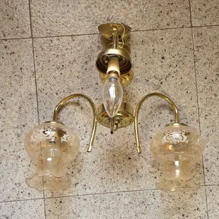 Lámparas Vintage Doradas y Blancas