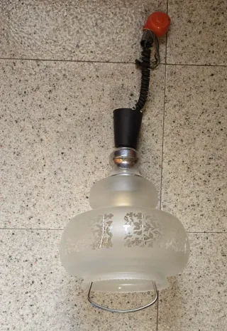 Lámparas Vintage Doradas y Blancas