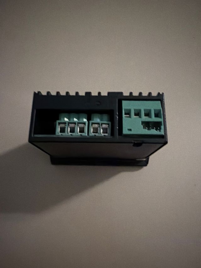 Controlador CAREL Easy model PZCOS0P011K