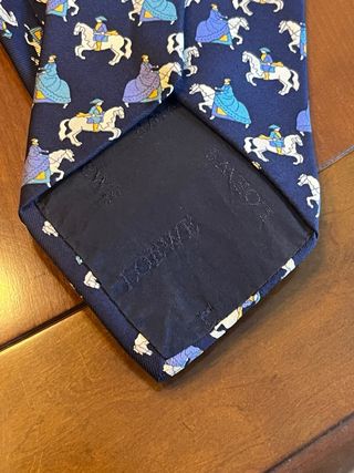 Corbata Loewe Seda Natural colección escritores