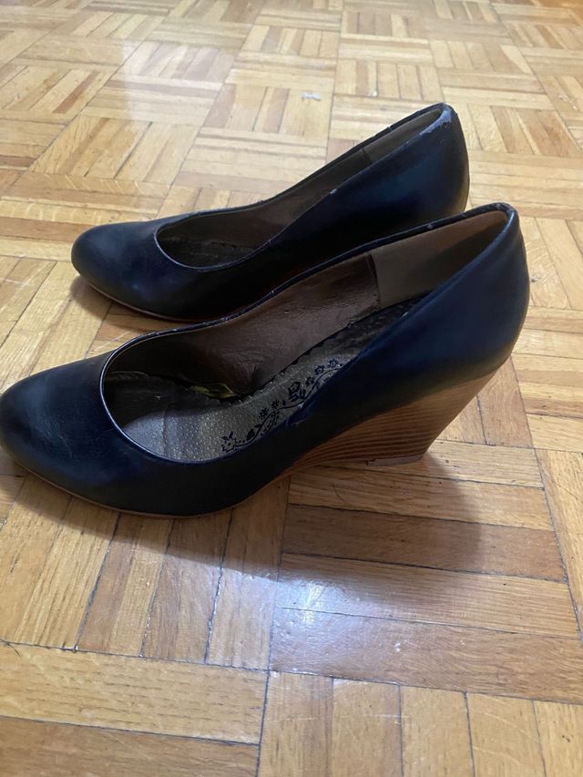 Zapatos de tacón cuña negros