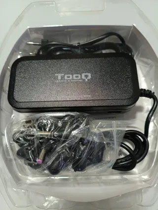 Cargador universal portátil TooQ 90W
