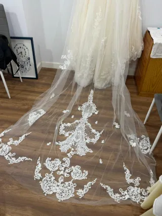 Vestido de Novia Blanco/Beige + Velo