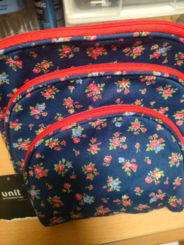 3 neceseres Unit Accessories florales