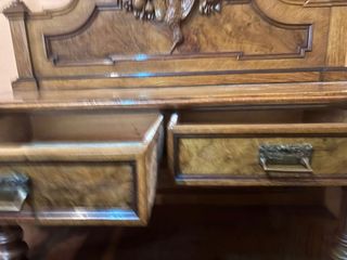 Mobile sala da pranzo in legno di noce e radica