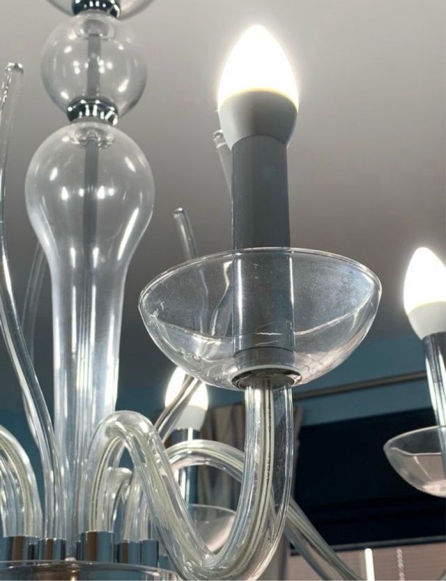 Lámpara de cristal moderna sin uso 