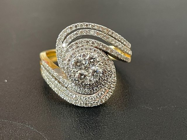 Anillo Oro Blanco y Diamantes