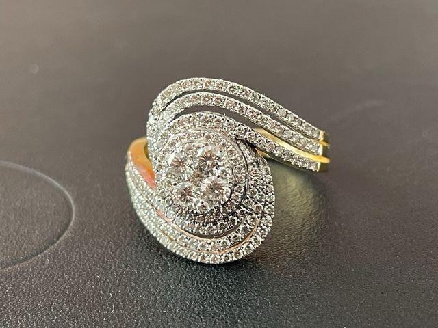 Anillo Oro Blanco y Diamantes