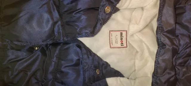 Vendo abrigos niña como nuevos. Pregunte precio.