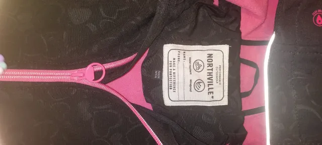 Vendo abrigos niña como nuevos. Pregunte precio.