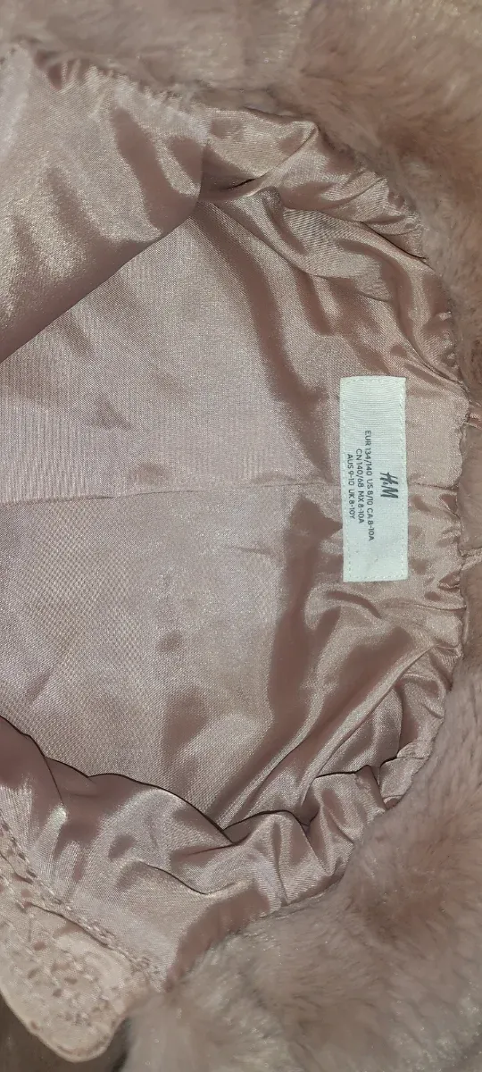 Vendo abrigos niña como nuevos. Pregunte precio.