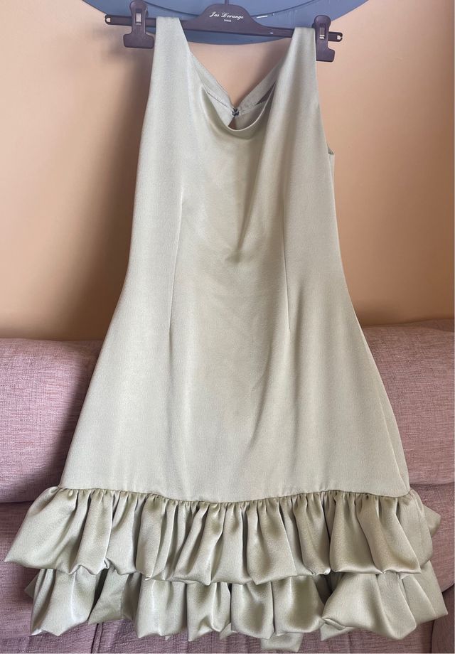 Vestido invitada boda verde olivo