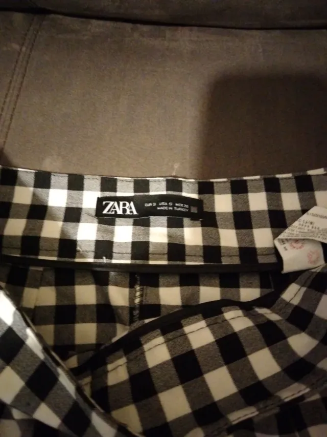 Pantalones cuadros blancos y negros