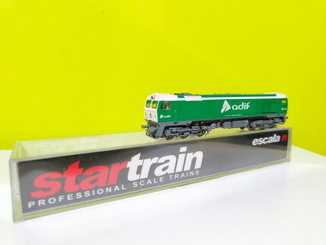 Locomotora 319 Adif Startrain escala N (60139)