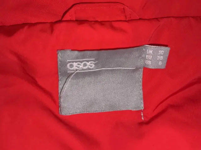 Chaqueta corta con relleno roja fruncida