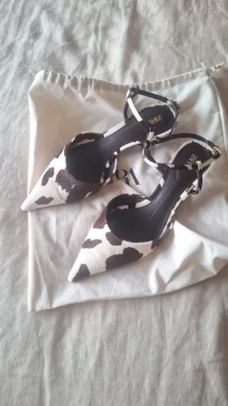 Salones Zara estampado vaca