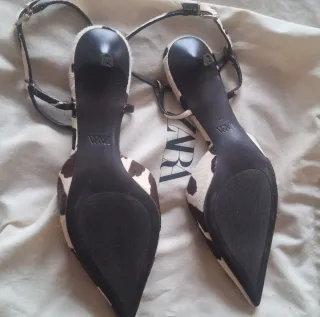 Salones Zara estampado vaca