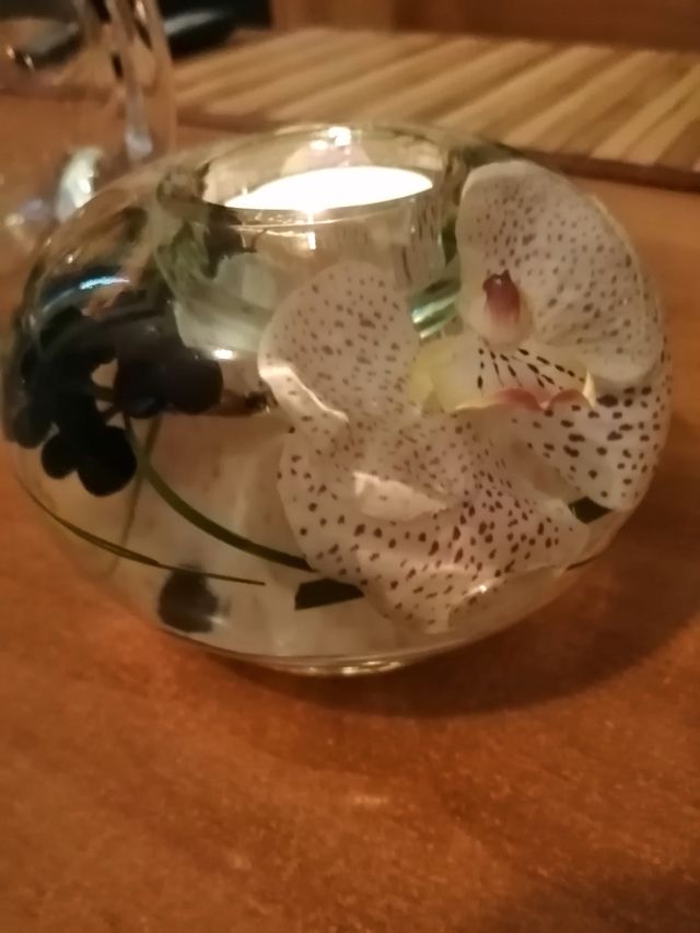 Portacandele in vetro con fiori