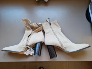 Botines Zara Beige Mujer Talla 40. Piel. Nuevos.