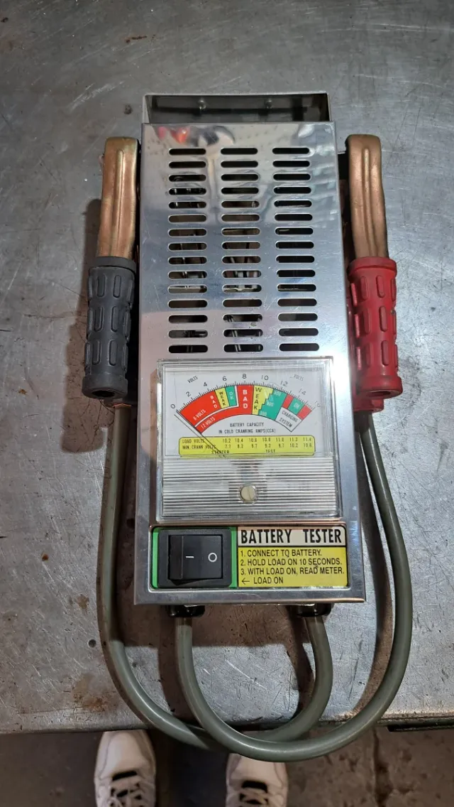 Comprobador de Baterías Analógico