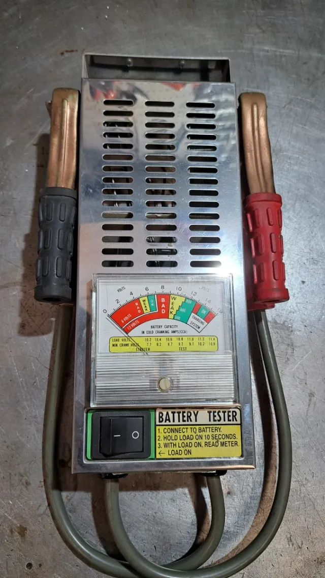 Comprobador de Baterías Analógico