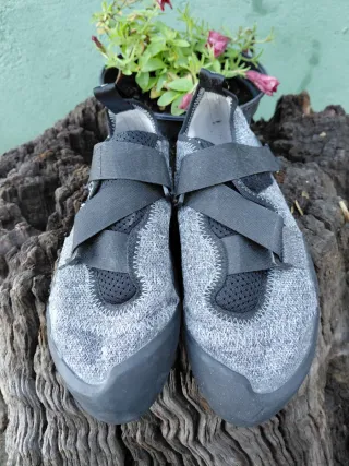 Pies de gato Simond grises. Talla 40