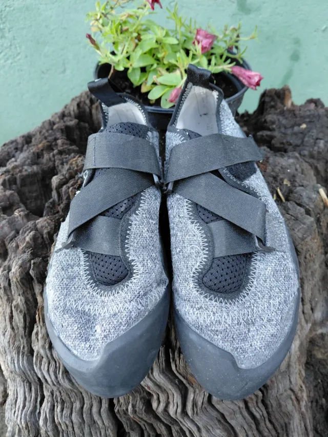 Pies de gato Simond grises. Talla 40