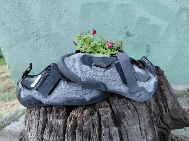 Pies de gato Simond grises. Talla 40