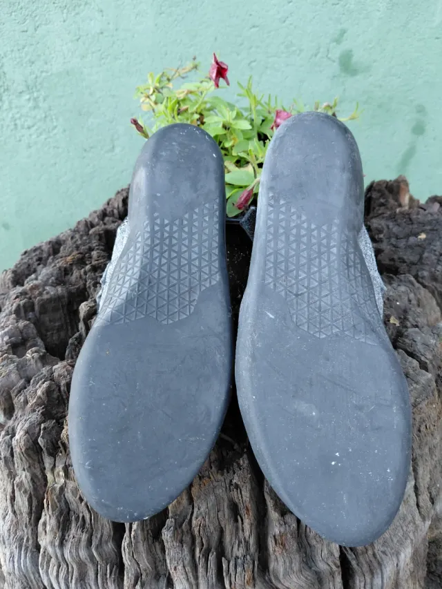 Pies de gato Simond grises. Talla 40