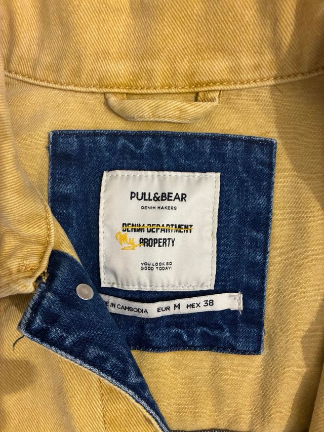 Chaqueta vaquera Pull&Bear azul y amarilla Talla M