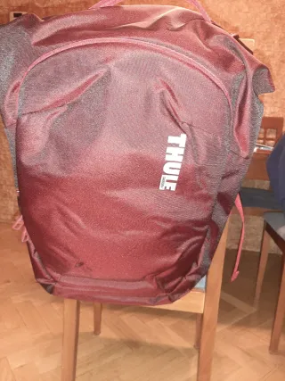 Mochila Thule Viaje Negra/Roja