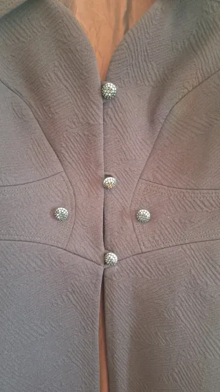 Abrigo militar marrón con pelo