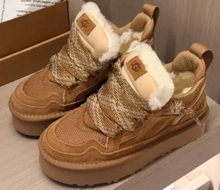 Botas      UGG      Lowmel      Marrón Talla 40