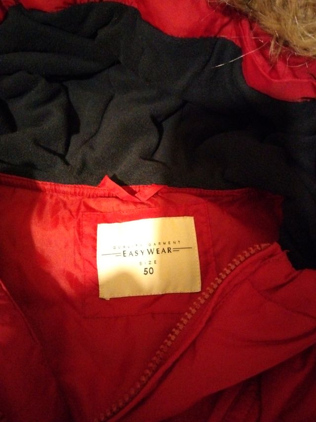 Parka roja hombre con capucha