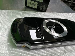 Sony PSP-2004 PB Negra en perfecto estado,completa